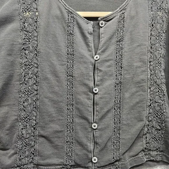 Aerie Womens Gray Crop Tshirt Size XS Crochet Lace Casual Button Up - Picture 5 of 10